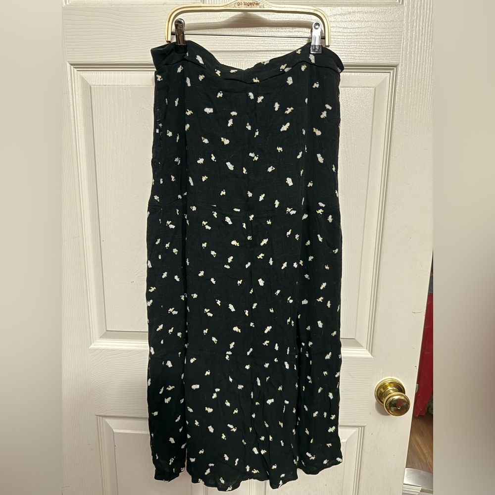 Nine West Black and Cream Patterned Skirt